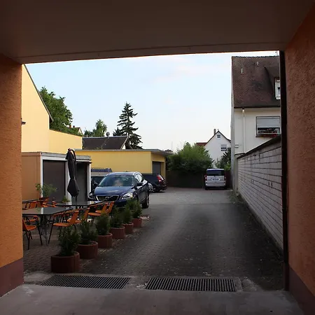 מלון Hotel-zahringerstube